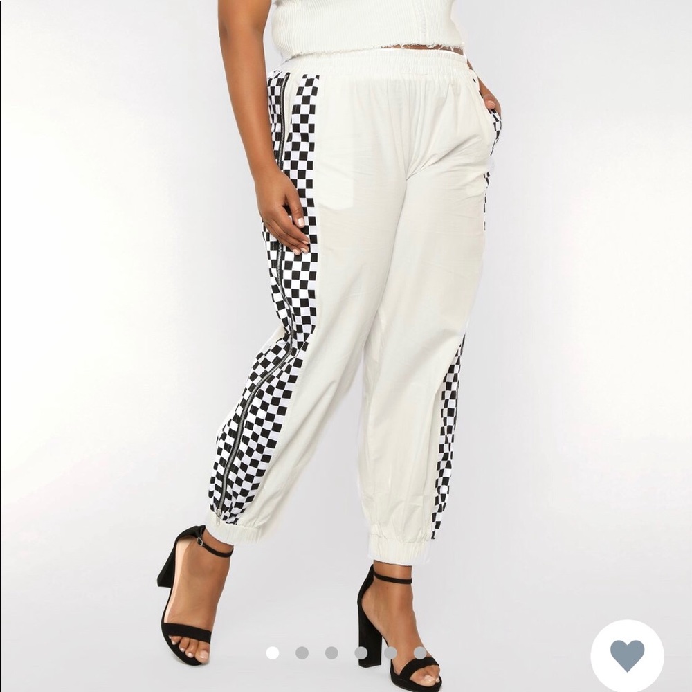 You Make My Heart Race Joggers - White